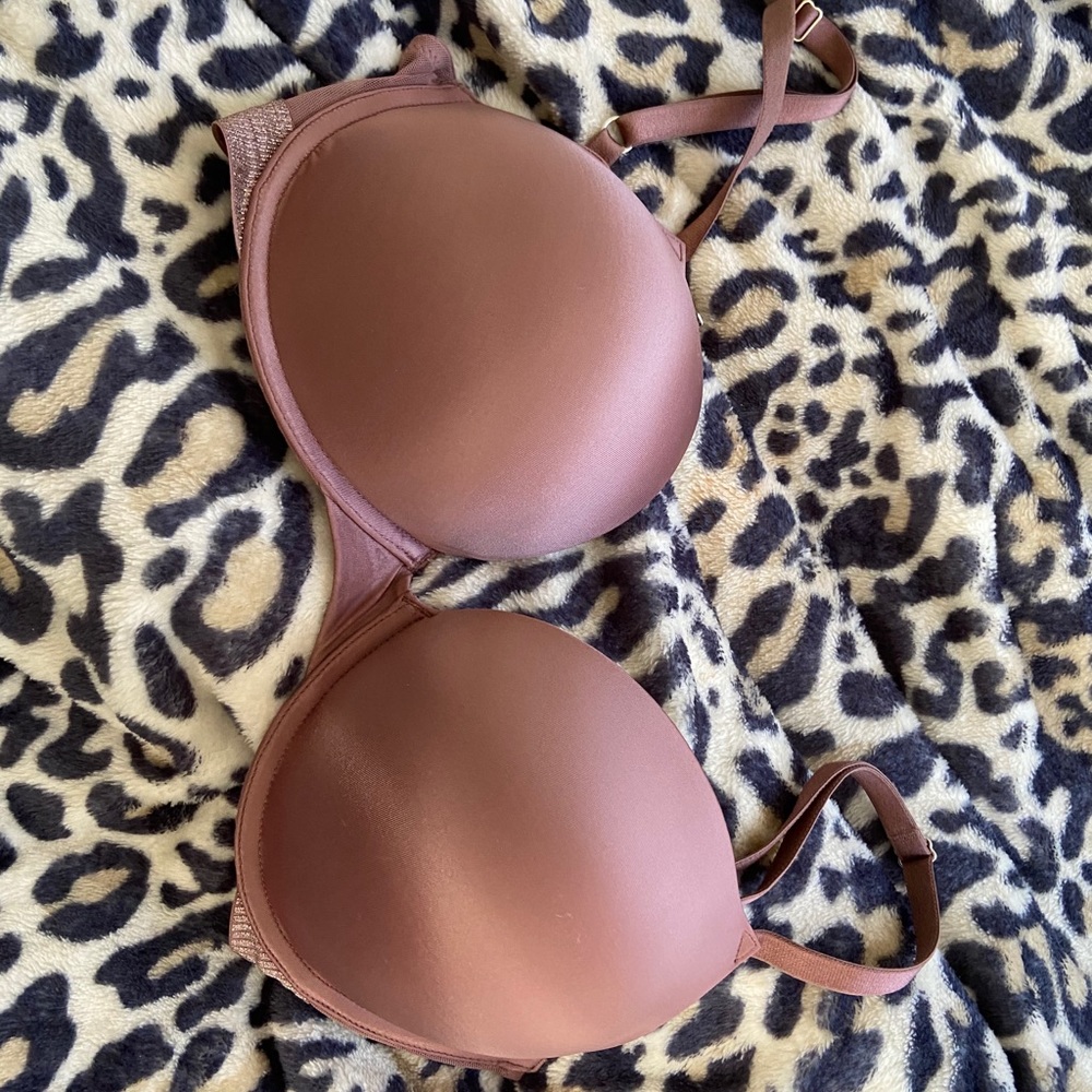 Victoria secret bra bombshell